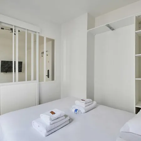 Bright Modern Menilmontant Holiday home
