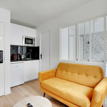 Bright Modern Menilmontant